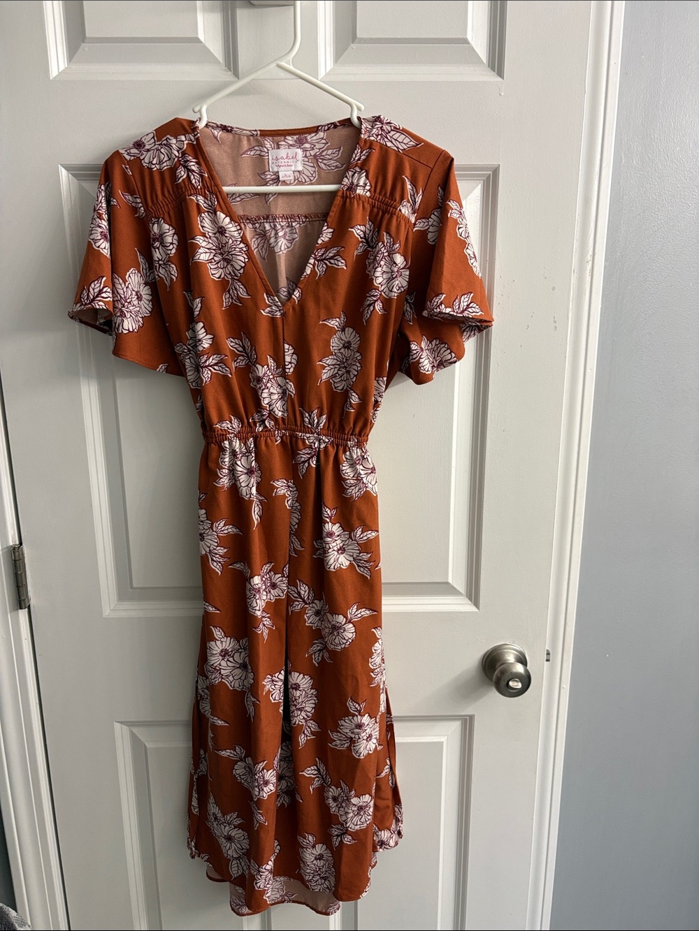 Isabel Maternity by Ingrid & Isabel Rust Floral V‑Neck Midi Dress